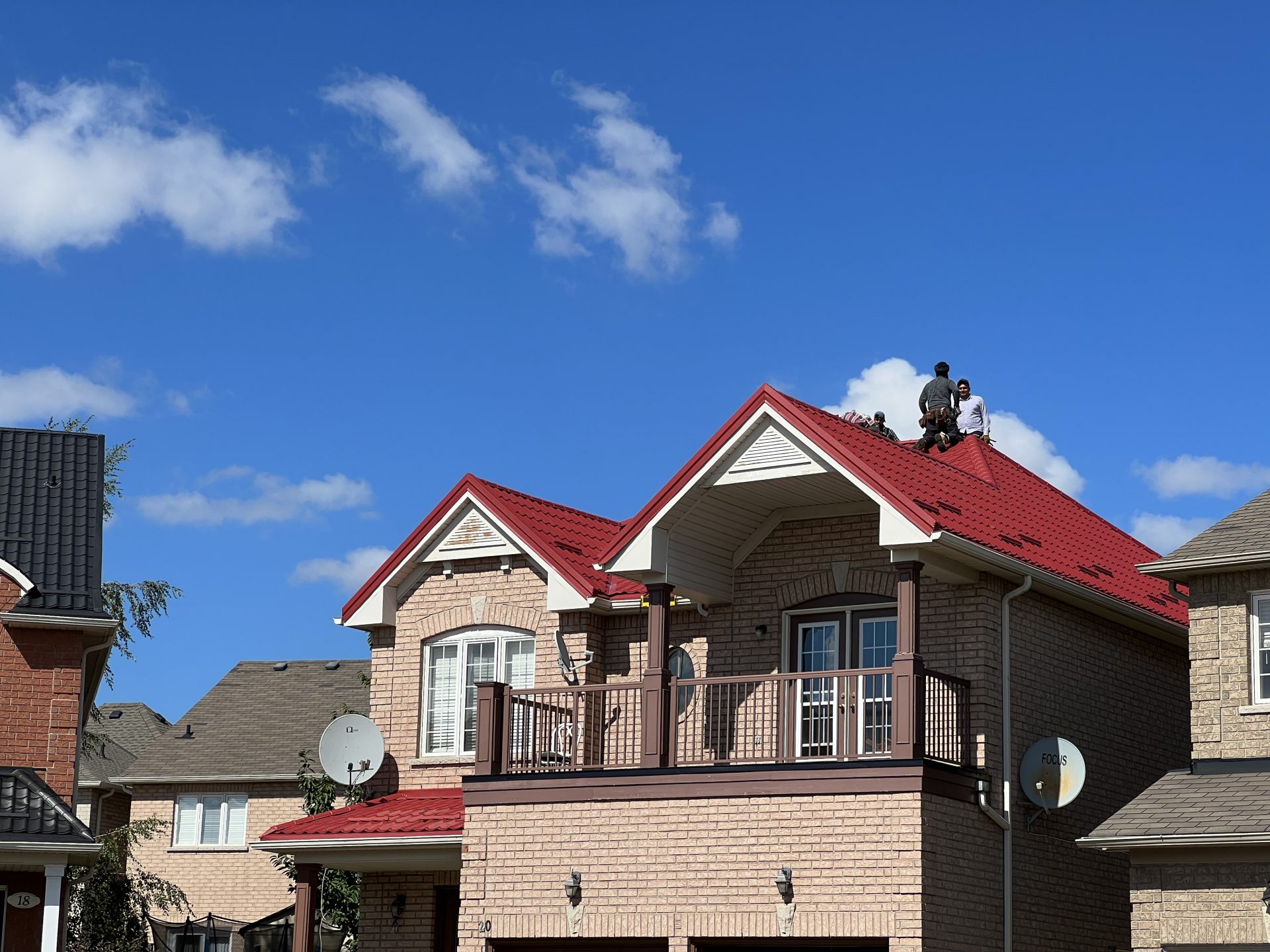 how metal roof impacts the home insurance premiums