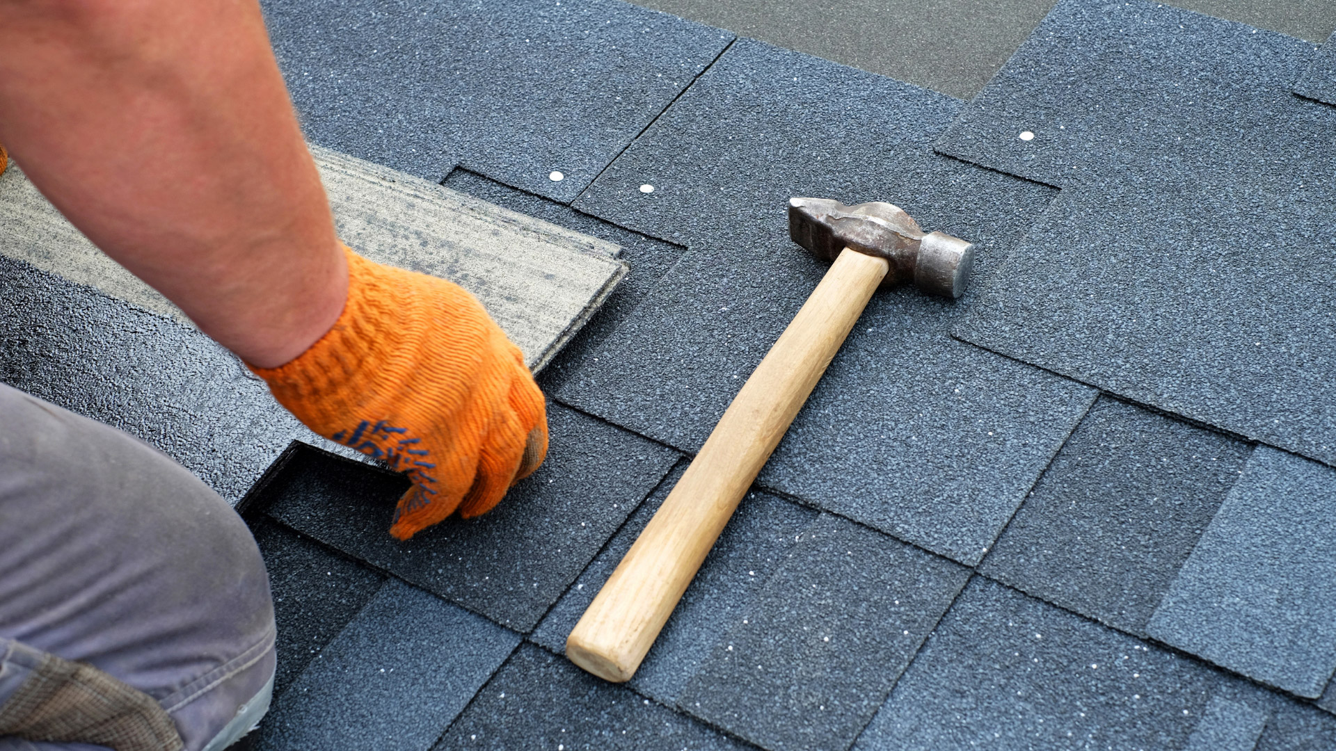 average cost to tear off and replace a roof 1,500 sq ft